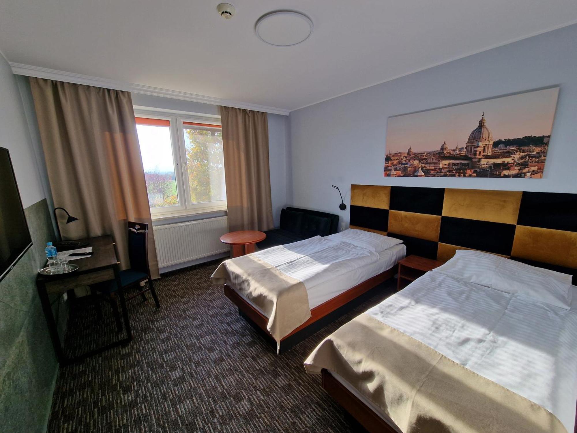 Hotel Podróżnik Koszuty Exterior foto